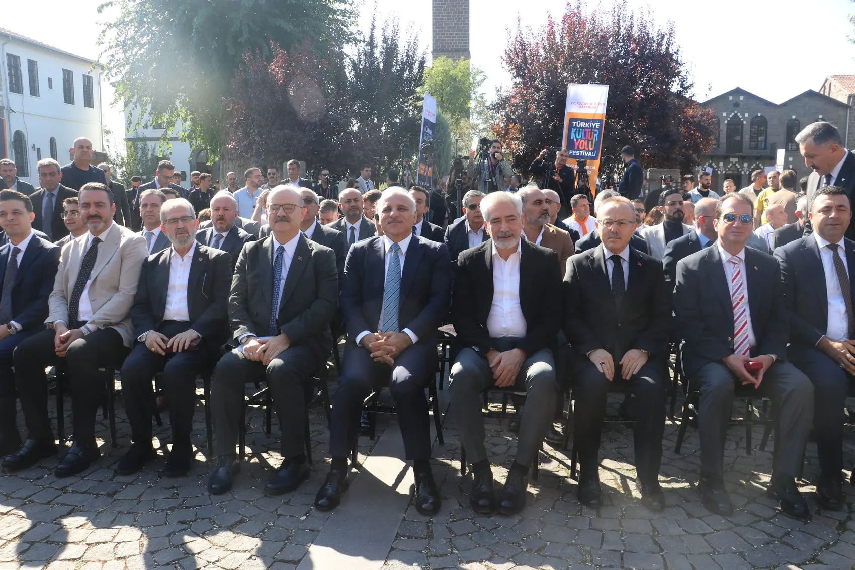 Diyarbakır'da 40 yıllık sessizlik bozuldu: Şehrin yeni gündemi sanat ve gastronomi