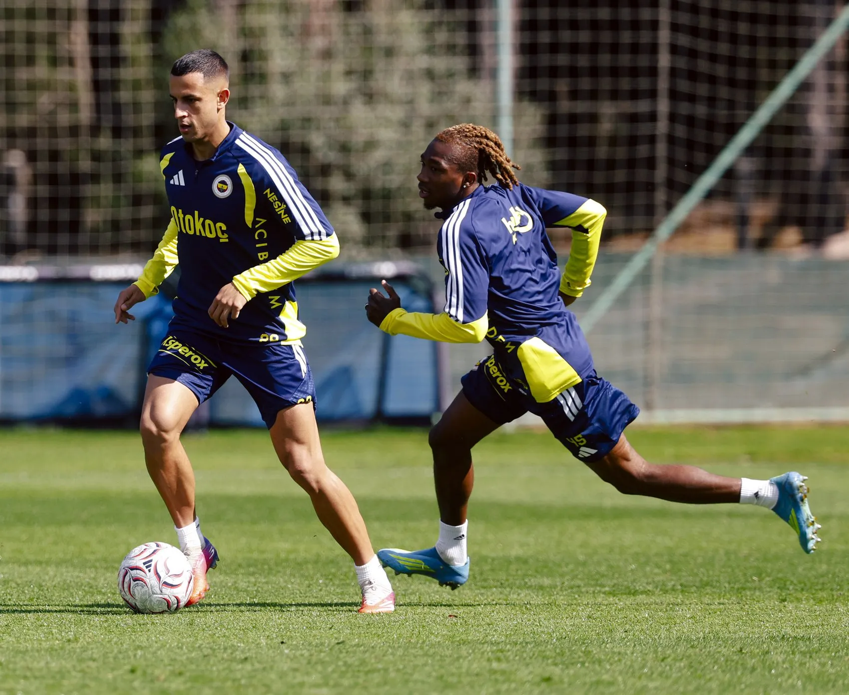 İsmail Kartal yönetimindeki Fenerbahçe'de Rize mesaisi hız kesmiyor