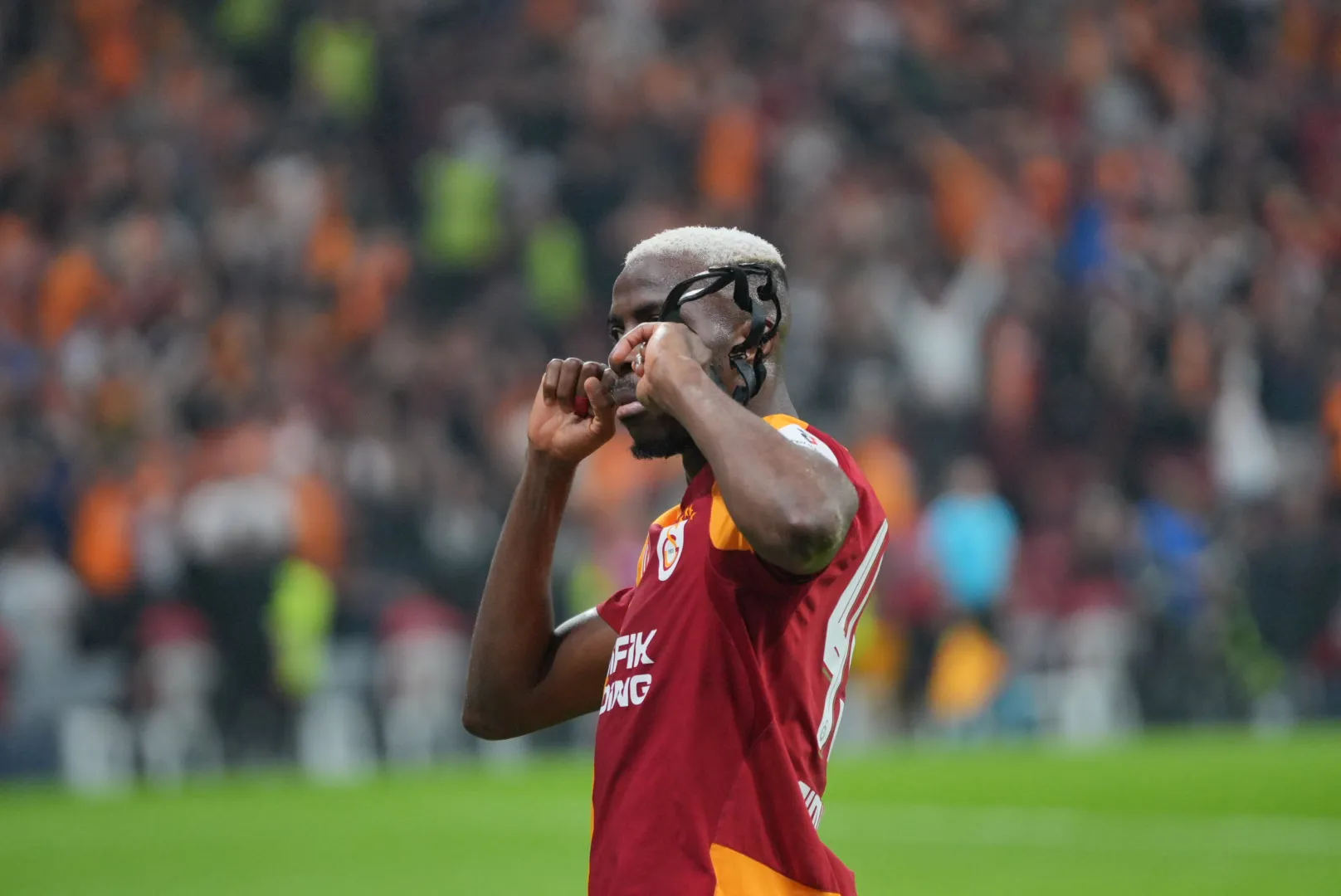 RAMS Park'ta Osimhen Fırtınası: Derbide İlk Yarı Galatasaray'ın Üstünlüğüyle Geçildi