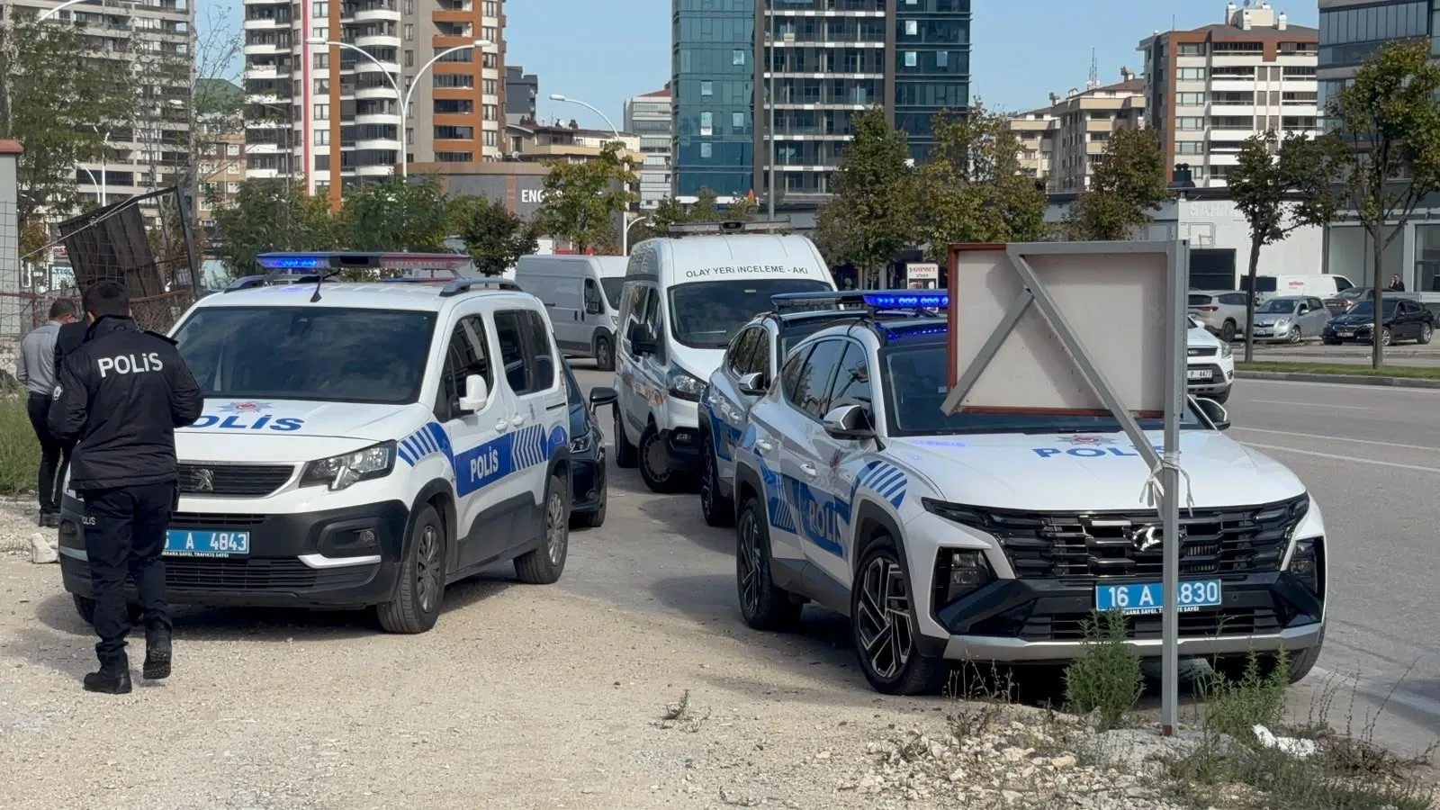 250 milyon liralık alacak kavgası: Satış ofisini kurşun yağmuruna tuttu
