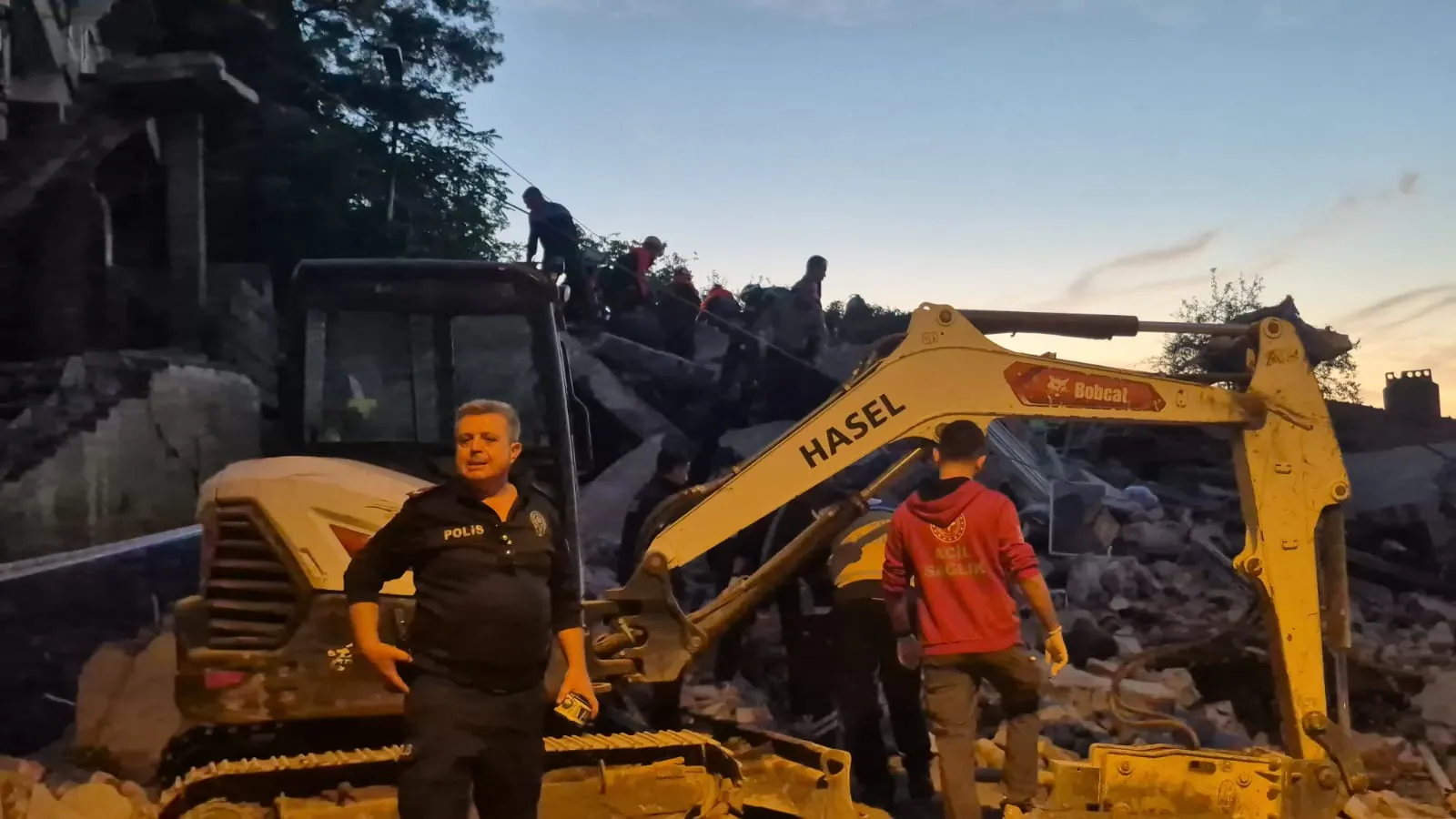 Zonguldak'ta korkutan çöküş: Bir can kaybı, bir yaralı