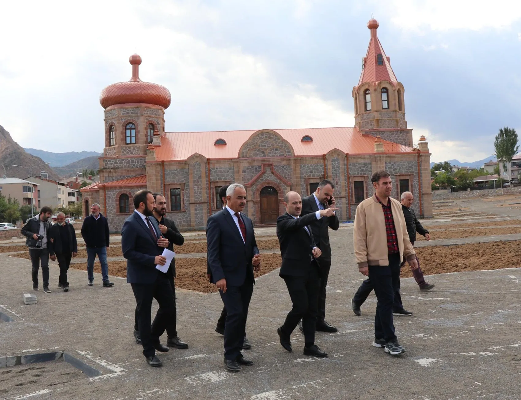 Erzurum'un tarihi Rus Kilisesi artık hiç uyumayacak: Kitap tutkunlarına 24 saat kapılarını açıyor