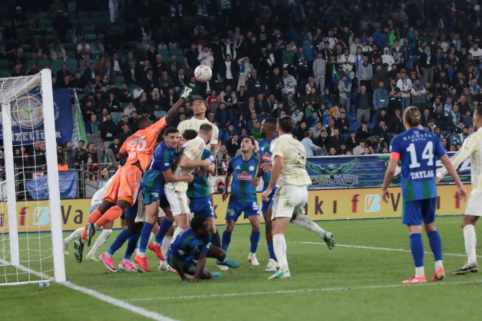 Karadeniz'de Fenerbahçe fırtınası: Rize deplasmanında net galibiyet
