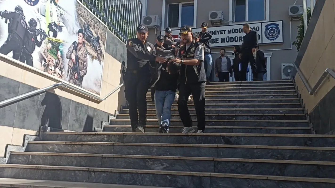 Gasp çetesinin pişkinliği pes dedirtti: Çaldıkları paralarla poz verip sosyal medyada paylaşmışlar