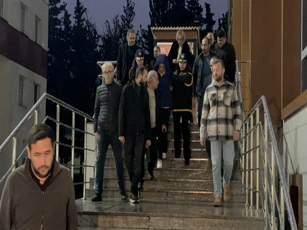 Annesini öldüren hemşireye bir şok suçlama daha: Hastalara eziyet ettiği iddiasıyla soruşturma açıldı