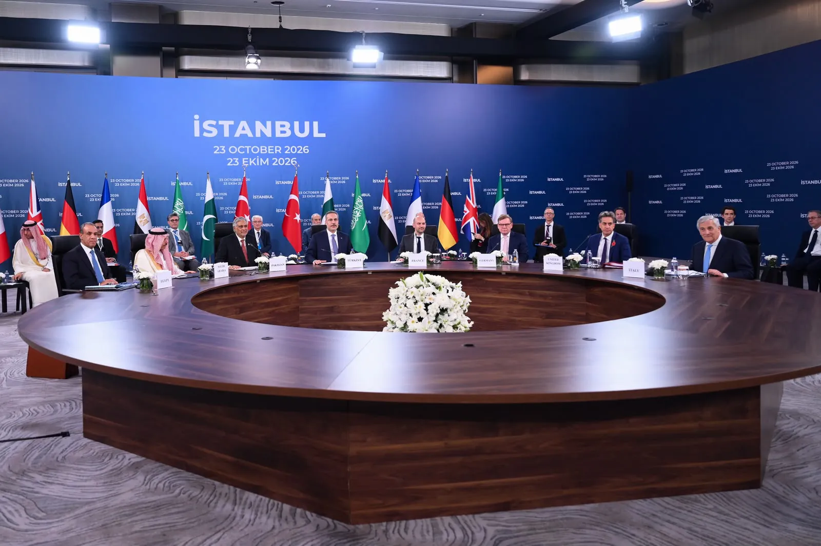 İstanbul'da kritik diplomasi trafiği: Bölgesel istikrar için dev zirve