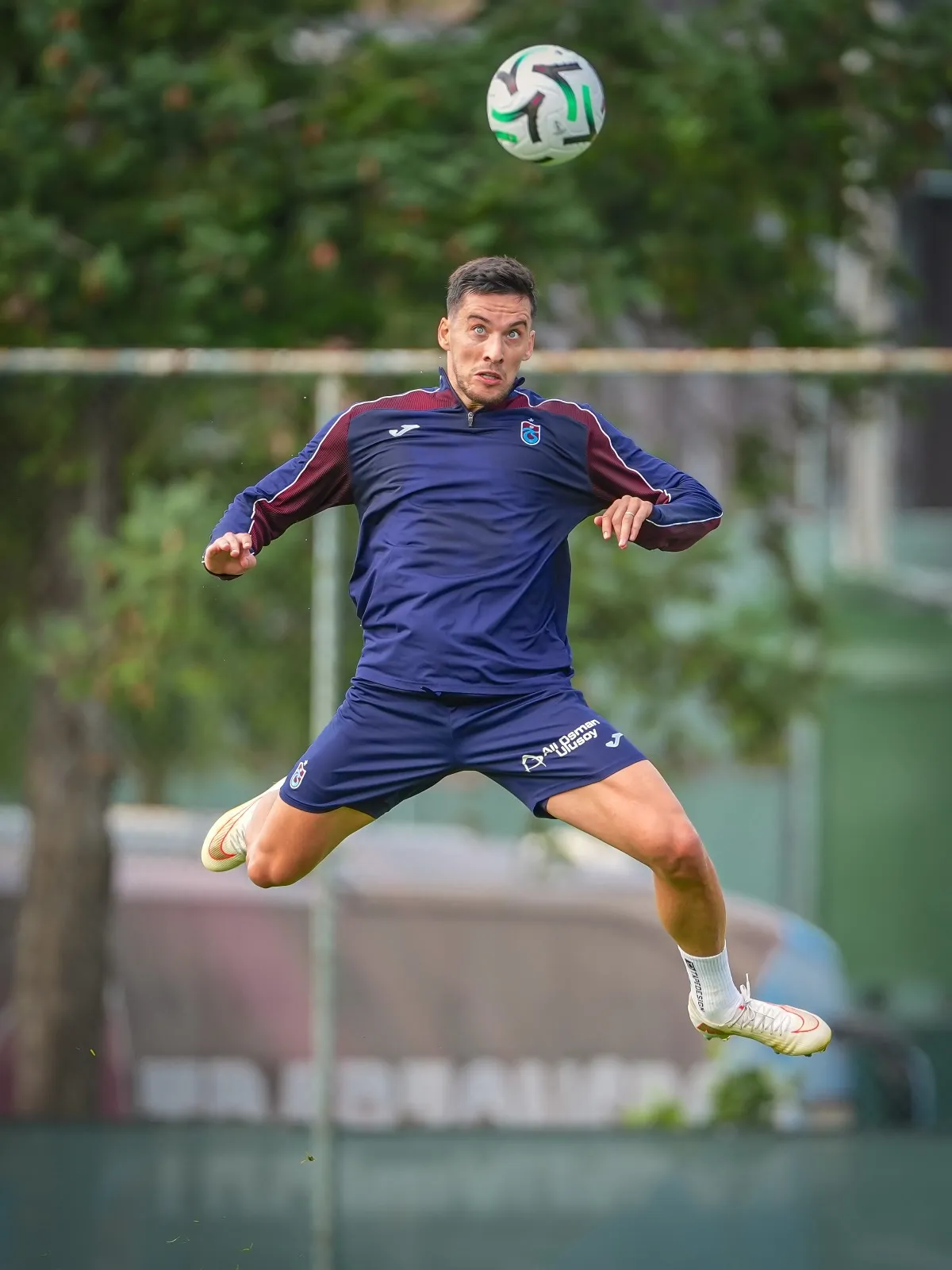 Bordo-Mavililerde Hearts Mesaisi Başladı: Hedef Avrupa'da Galibiyet