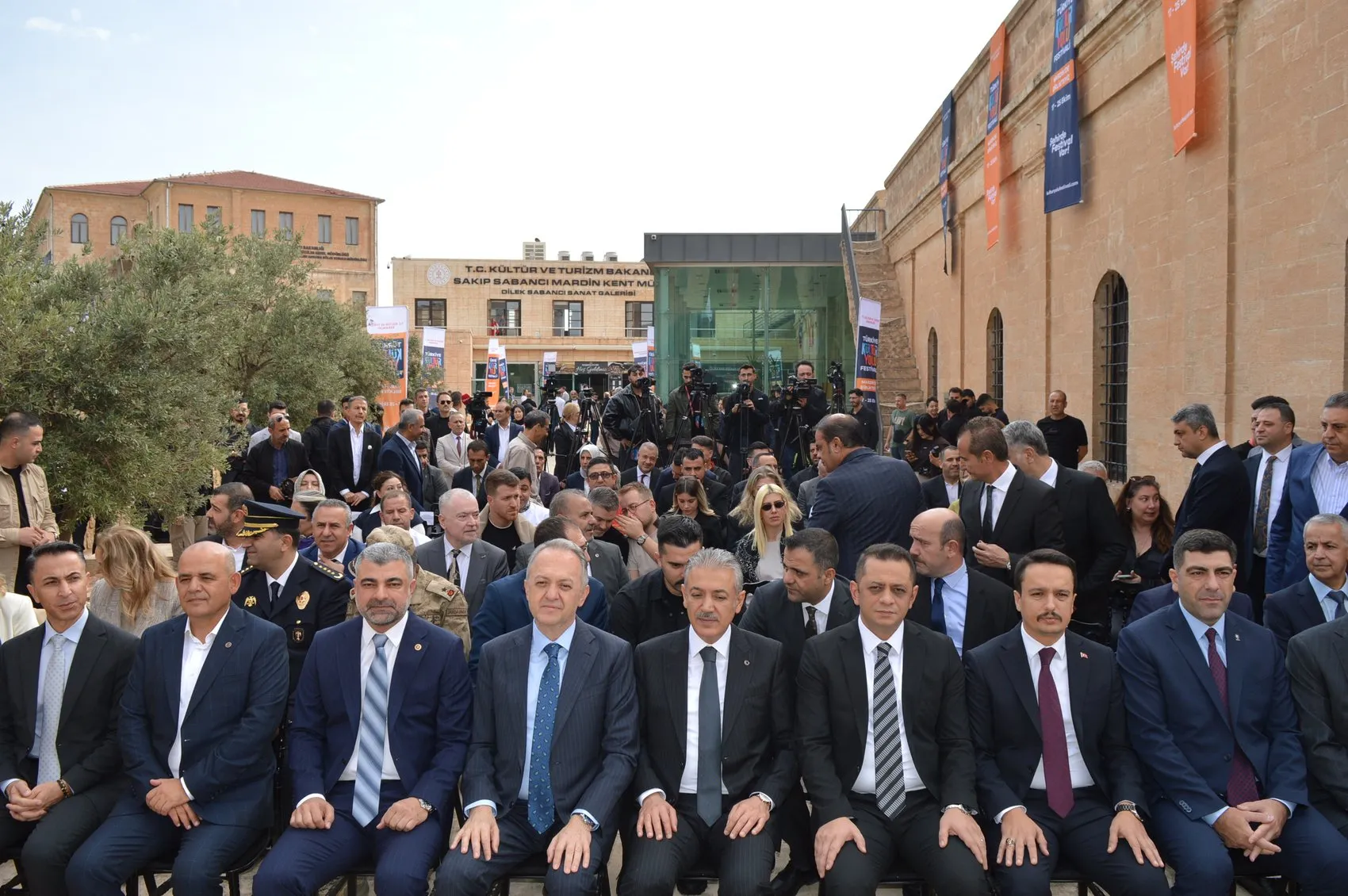 Mezopotamya'nın kadim şehri Mardin'de kültür ve sanat rüzgarı esiyor