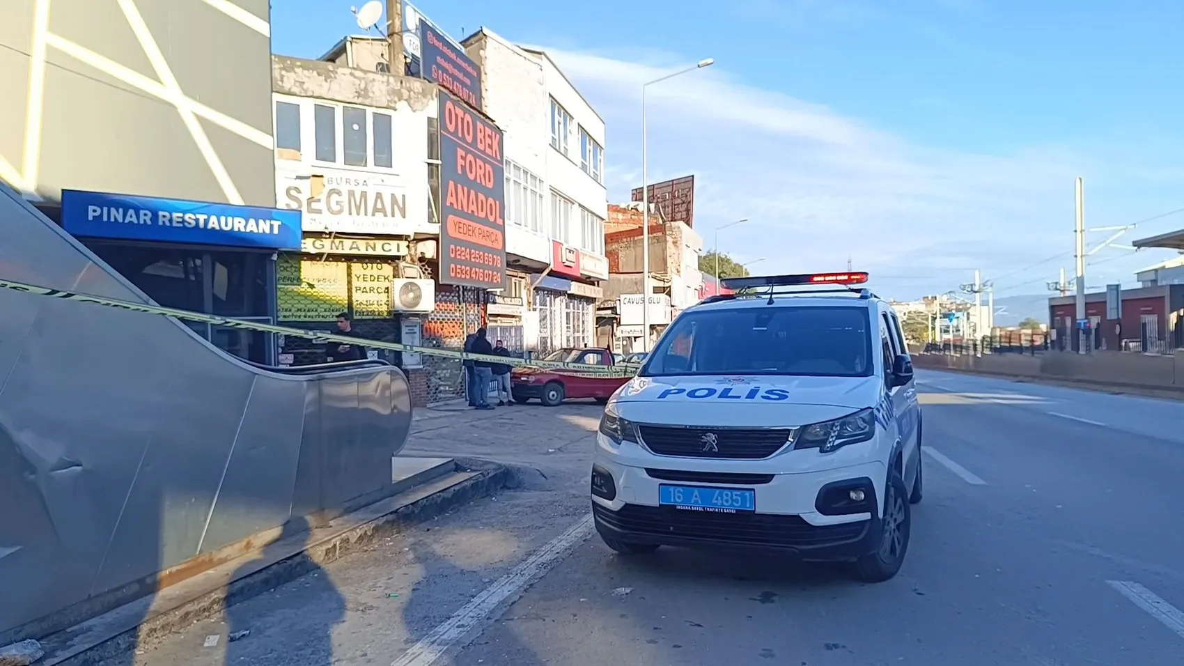 Sabahın ilk ışıklarında dehşet: Eğlence mekanına kurşun yağdırdılar