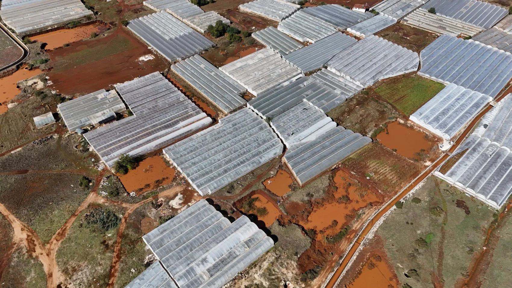 Demre'de kabus dolu saatler: Sel suları hayatı felç etti