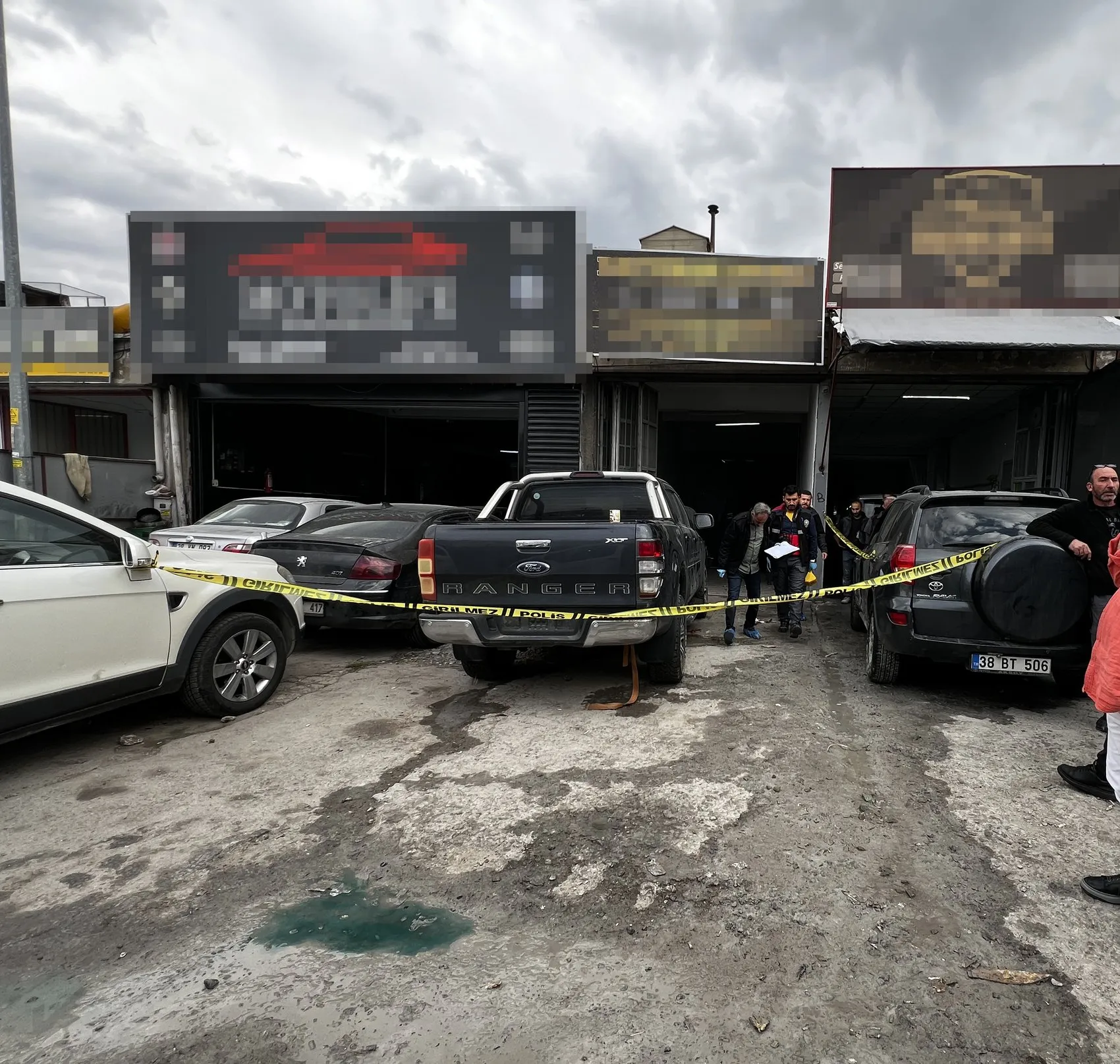 Kayseri'de tamirhaneye kanlı baskın: İşletmeci dahil üç kişi vuruldu