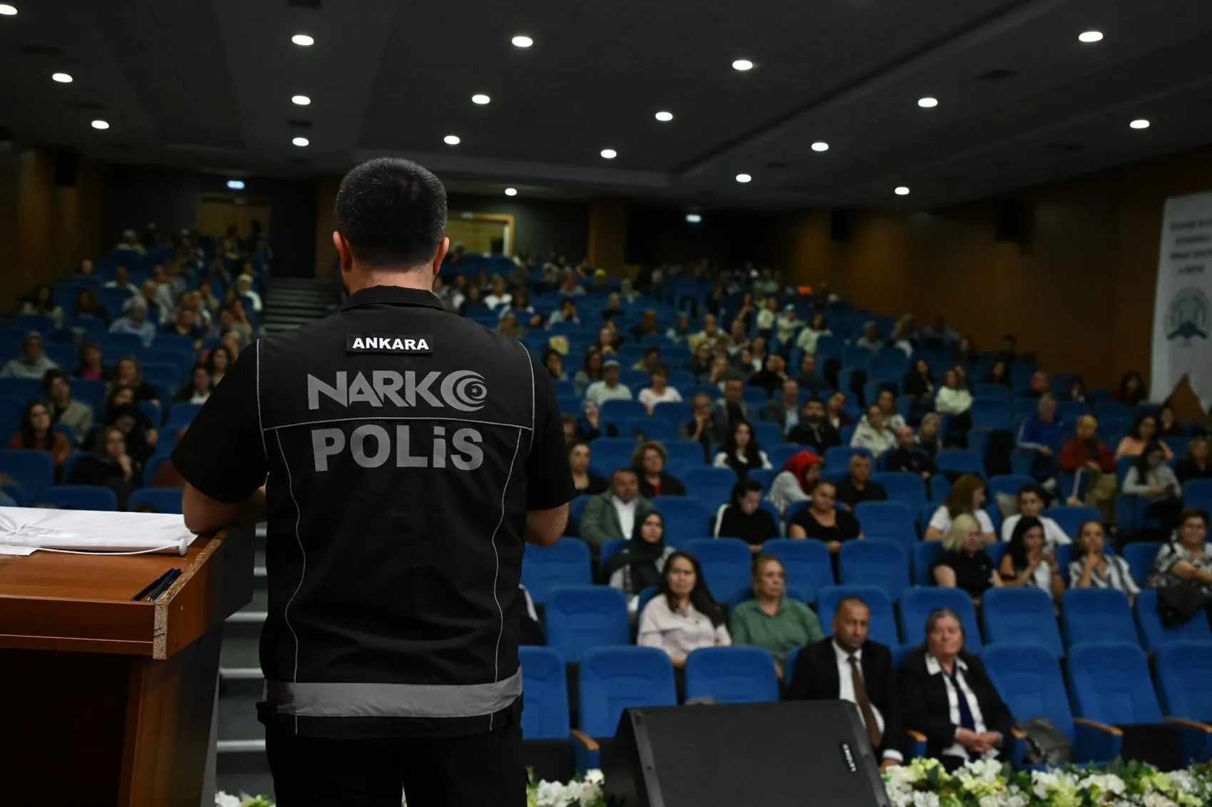 Başkentte okul önlerinde sıkı takip: 20 günde binlerce kişi mercek altına alındı