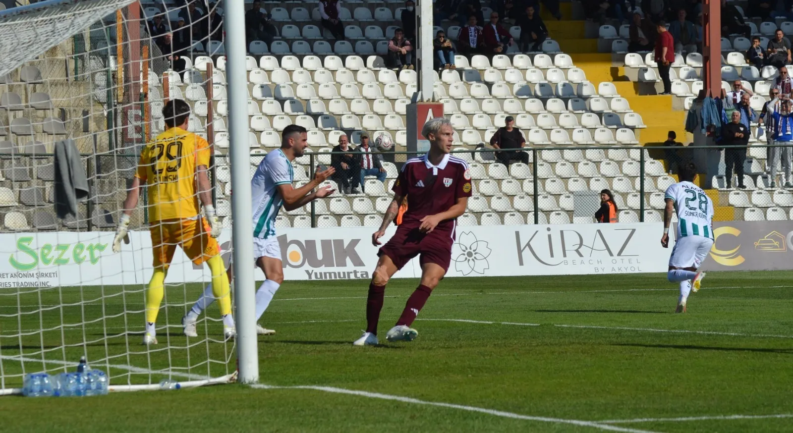 Karacabey Belediyespor evinde üç golle üç puana uzandı