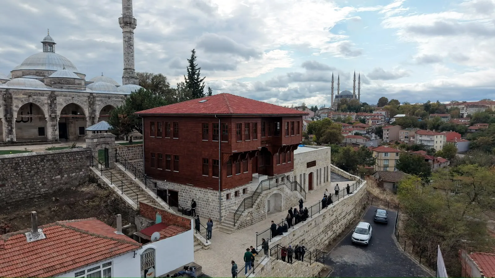 Yıkılıp enkazı satılmıştı: 500 yıllık manevi miras Edirne'de küllerinden doğdu