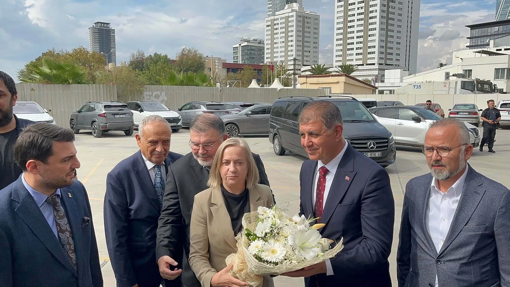 İzmir siyasetinde yeni dönem: Tugay ve Saygılı'dan ortak çalışma mesajı