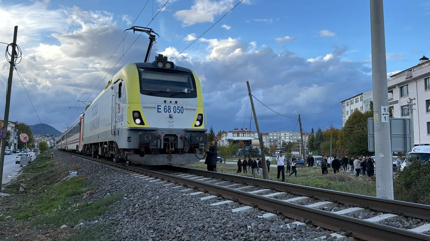 Kütahya'da raylarda can pazarı: Trenin çarptığı yayanın kimliği meçhul