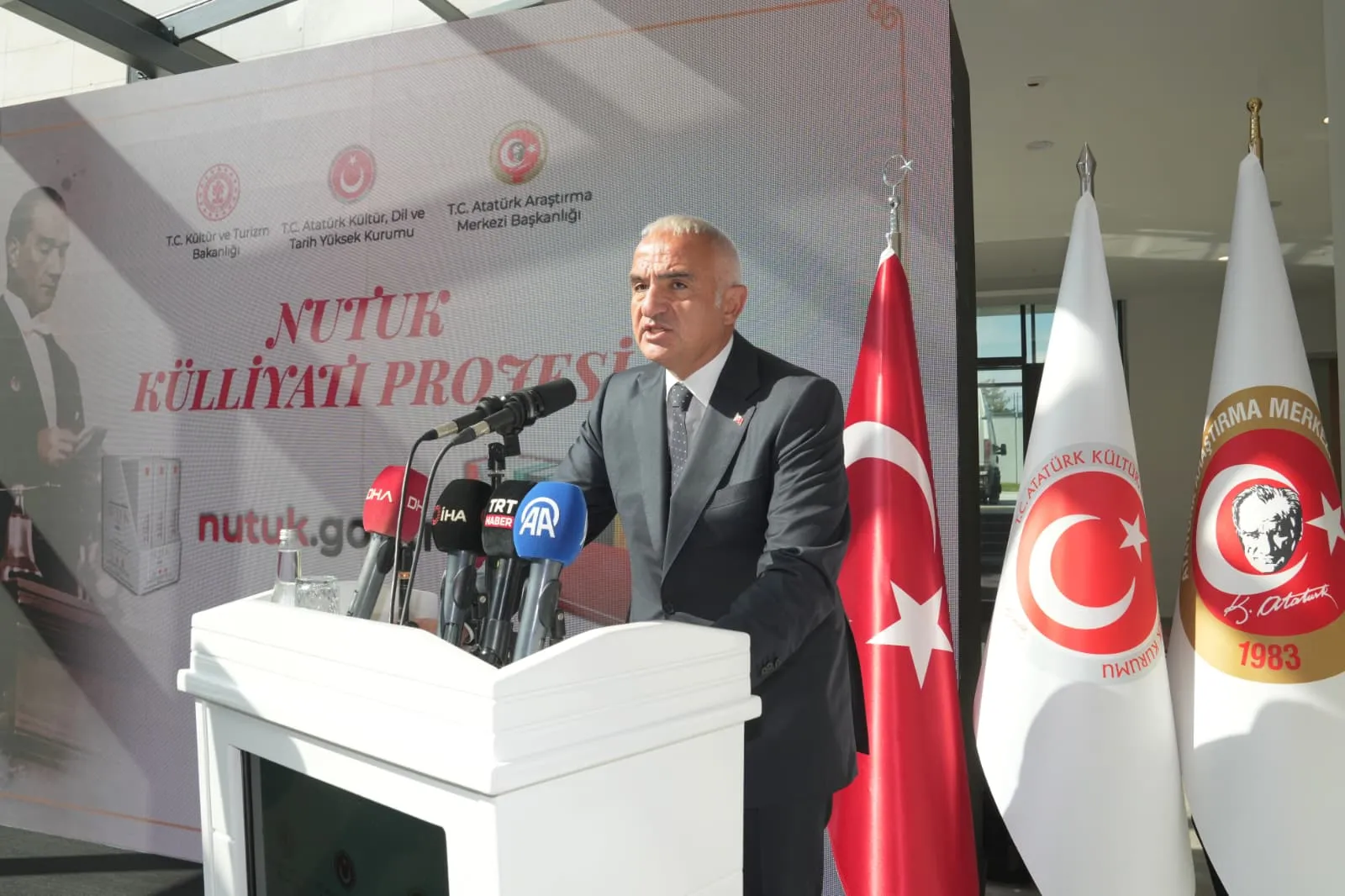 Atatürk'ün mirası dijital çağda yeniden hayat buluyor: Nutuk artık 8 dilde ve engelsiz erişimde
