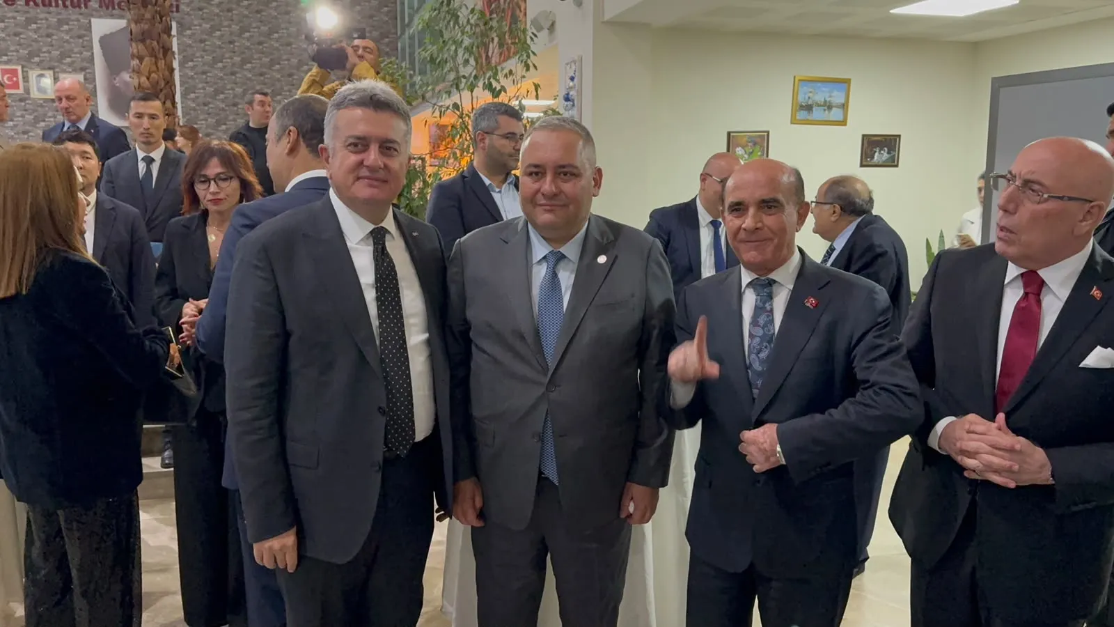 Kürşad Zorlu'dan stratejik hamle: Orta Koridor'un güney hattı için kritik güvence