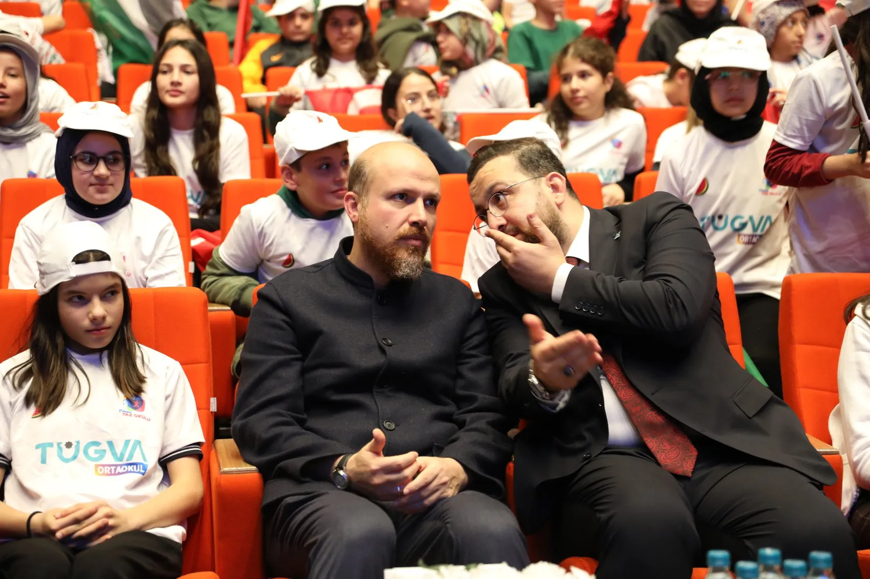 Bilal Erdoğan'dan Gaziantepli gençlere vizyon çağrısı: Sadece okumayın, dünyayı değiştirin