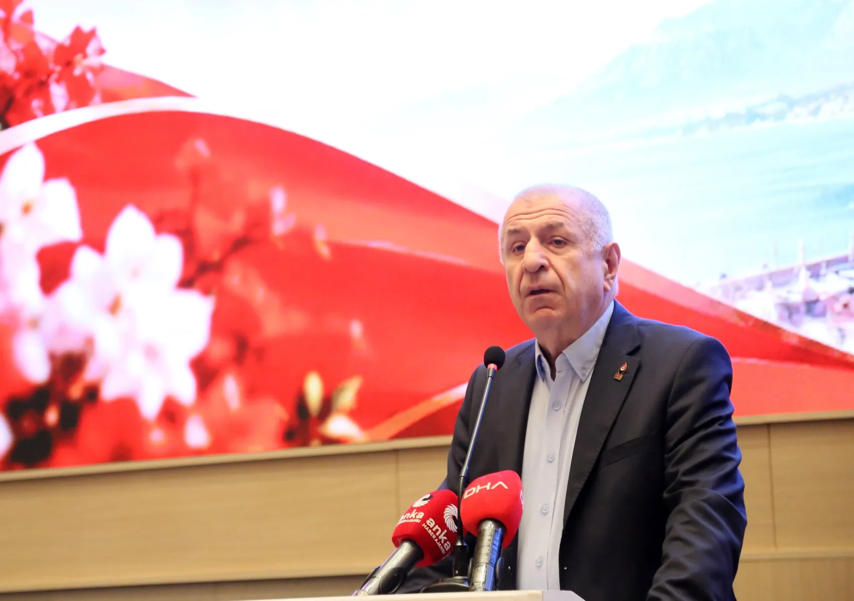 Ümit Özdağ'dan seçim mesajı: Sandık ne zaman kurulursa kurulsun hazırız
