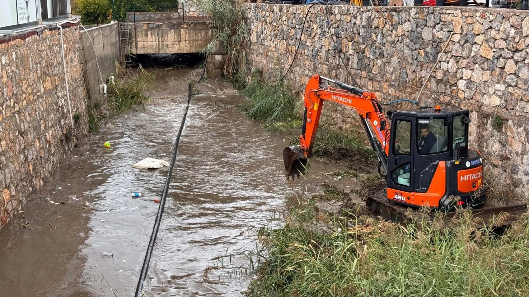 Bodrum'da kabus dolu saatler: Sağanak hayatı felç etti
