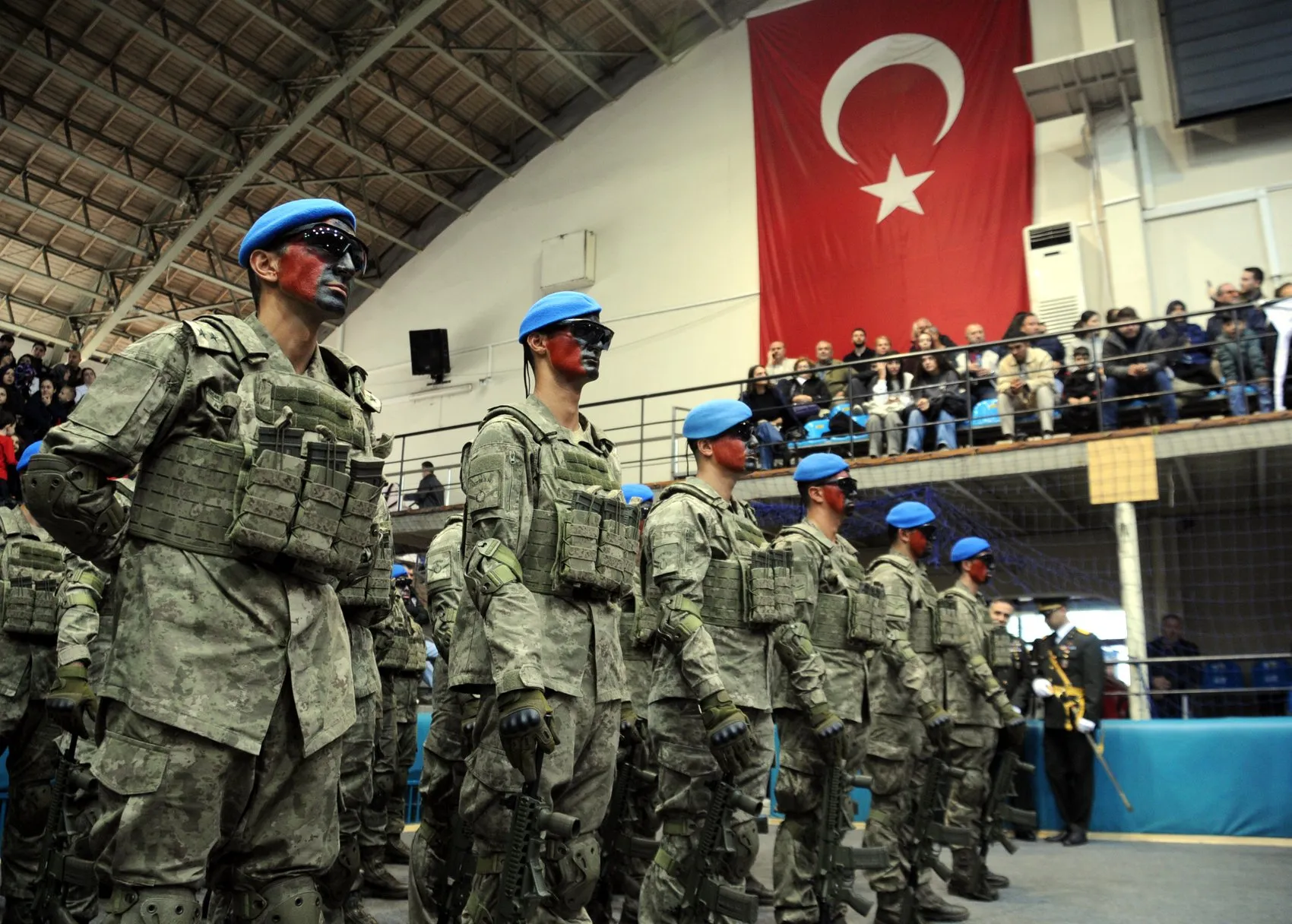 Trakya'da Cumhuriyet coşkusu salonlara sığmadı: Hava muhalefeti kutlamaların ruhunu değiştiremedi