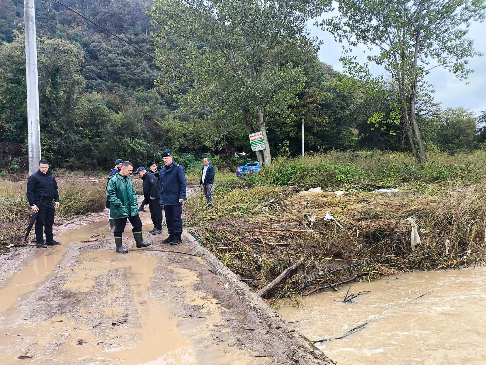 Gebze'de sel felaketi: Bir kişi hayatını kaybetti, kayıp vatandaş için seferberlik sürüyor
