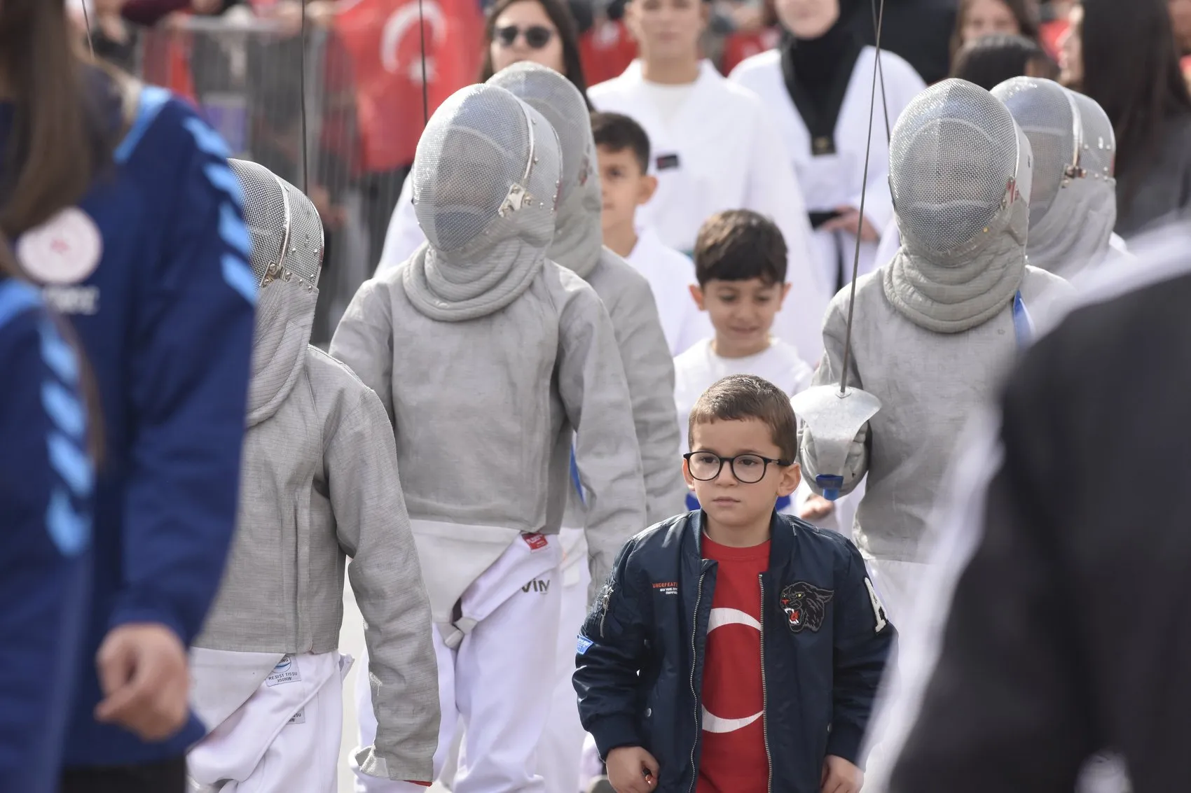 Sivas'ta Cumhuriyet coşkusu sınırları aştı: Avrupalı gençler meydanda haykırdı