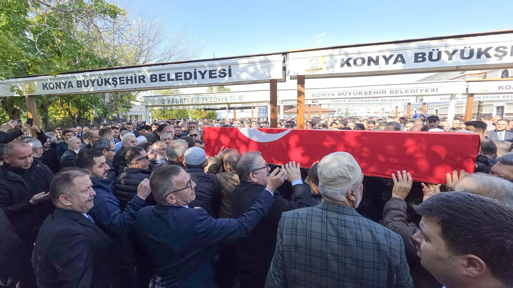 Muratpaşa Kaymakamı İhsan Kara son yolculuğuna uğurlandı