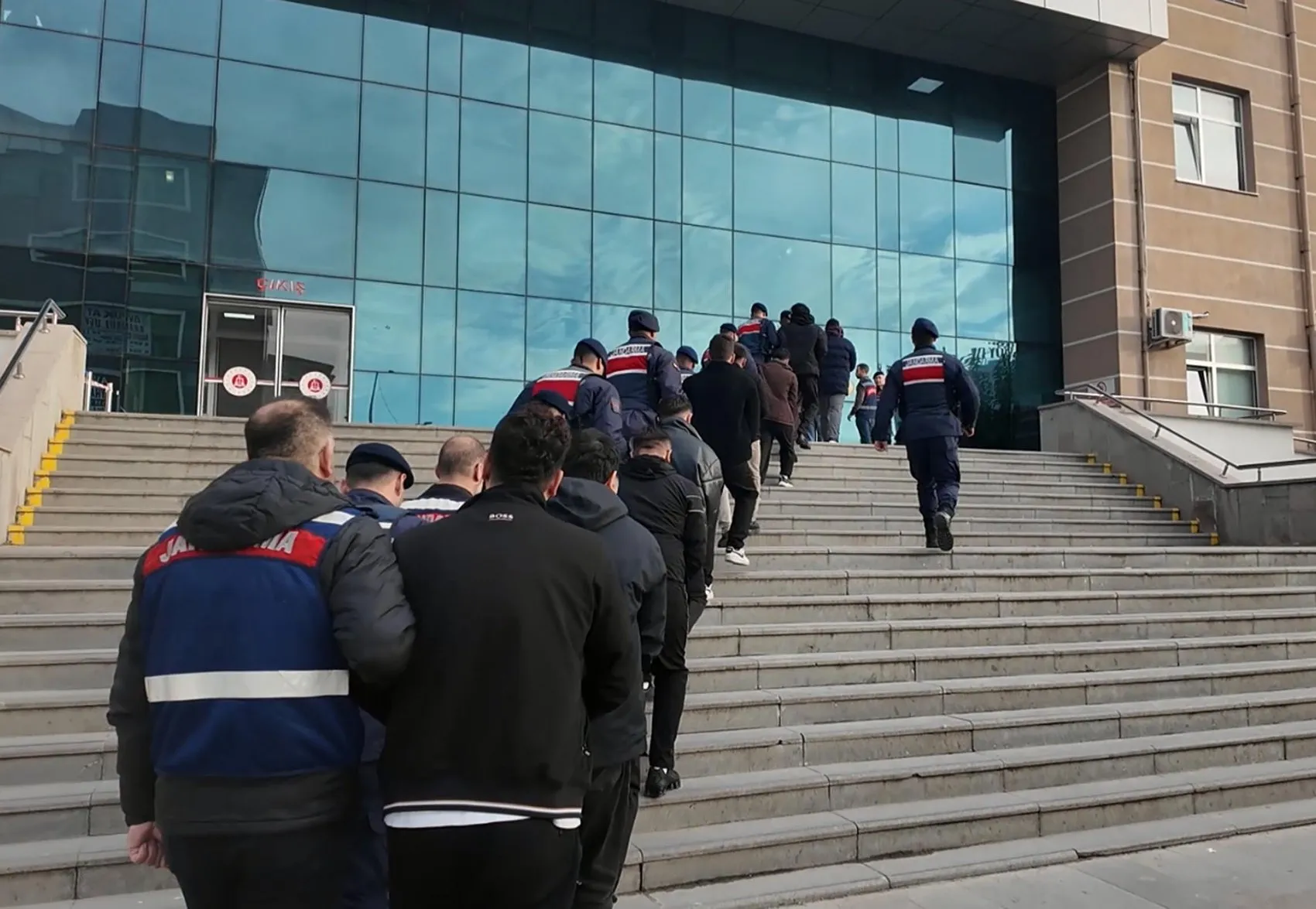 Milyarlık vurgun operasyonunda büyük darbe: 11 kişi cezaevine gönderildi