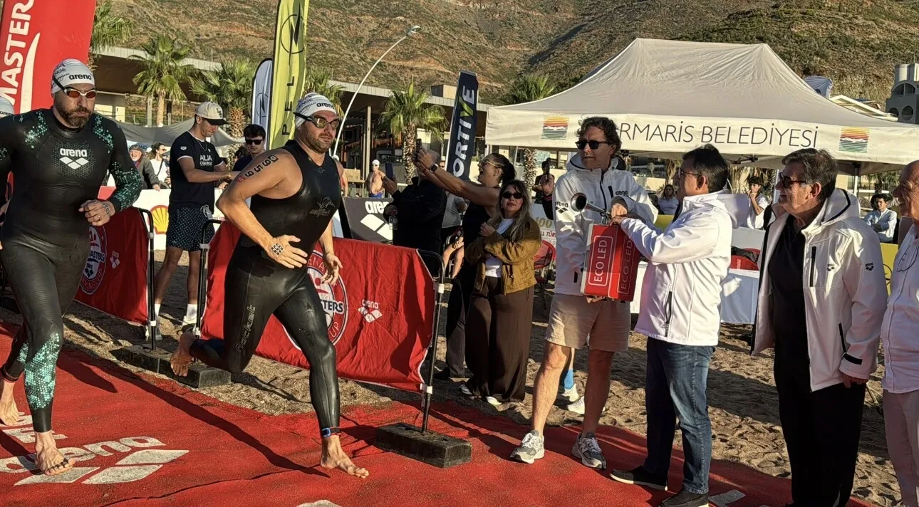 Marmaris sularında dev buluşma: 22 ülkeden gelen sporcular kulaçlarını şampiyonluk için atıyor