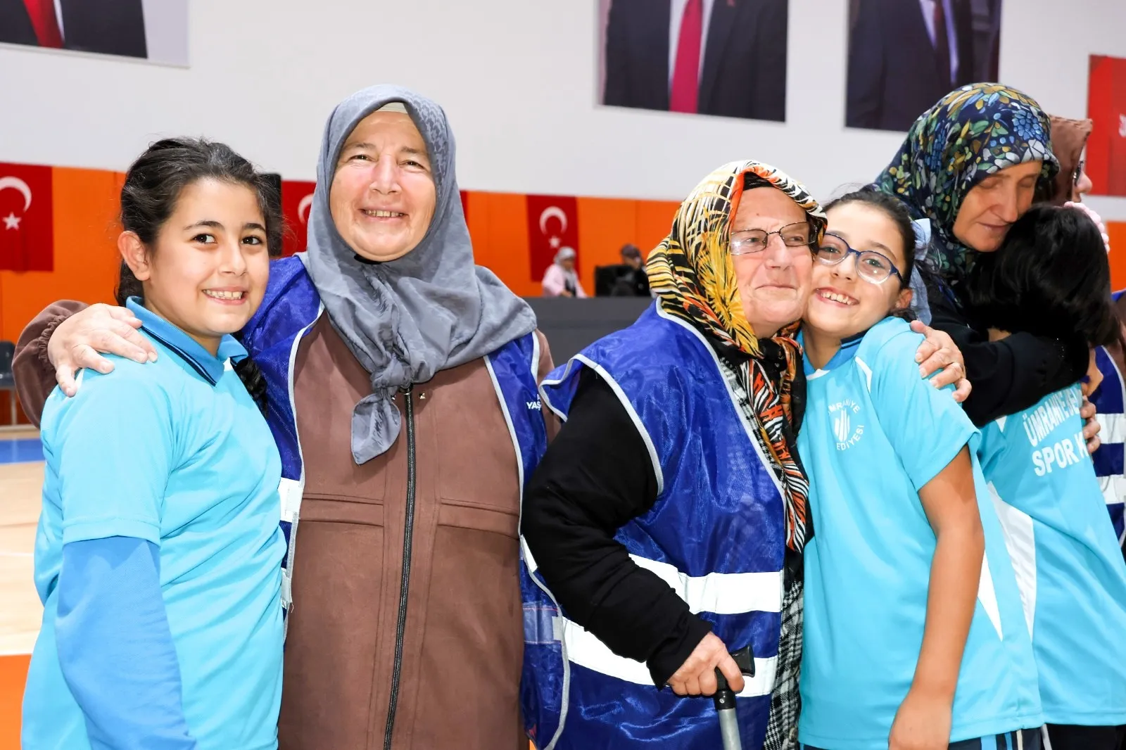 Ümraniye'de kuşaklar arası köprü: 70 kişi aynı spor sahasında buluştu