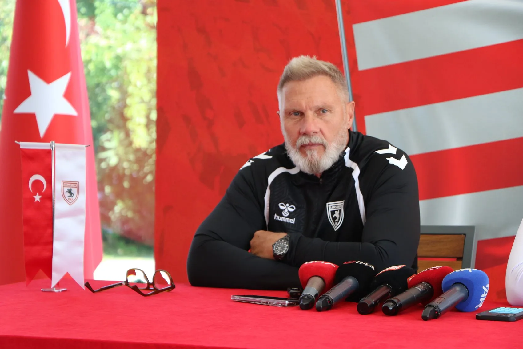 Thorsten Fink'ten Trabzonspor derbisi öncesi iddialı çıkış: Kağıt üzerindeki fark sahada işlemez