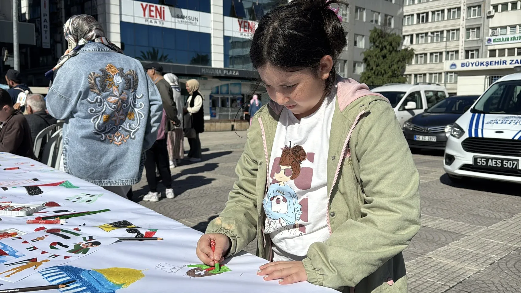 Samsun'un minik yüreklerinden Gazze'ye fırça darbesi: Hayallerini kağıda döktüler