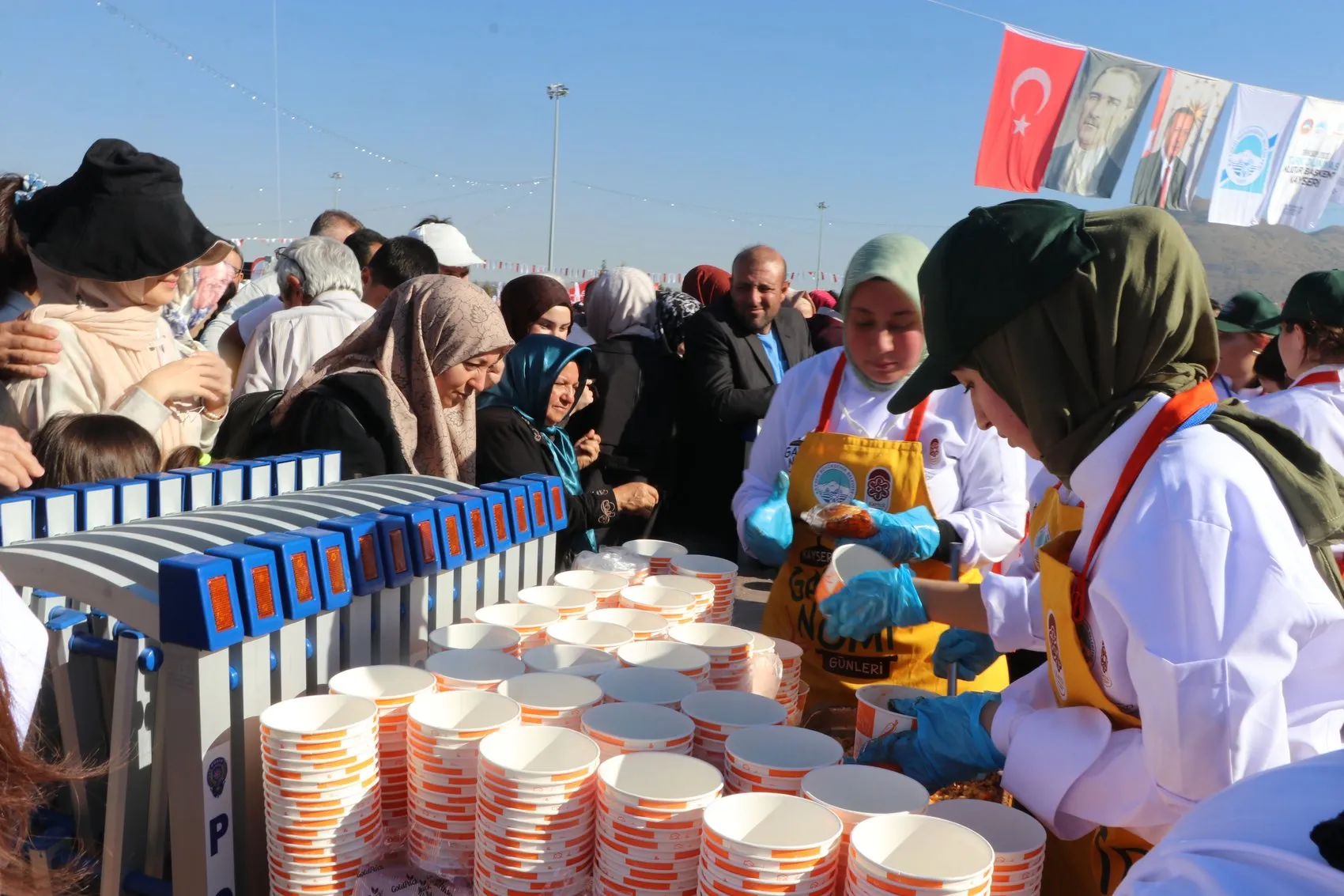 Kayseri’de dev kazanlar kaynadı: Bir tonluk lezzet şöleni şehri sardı