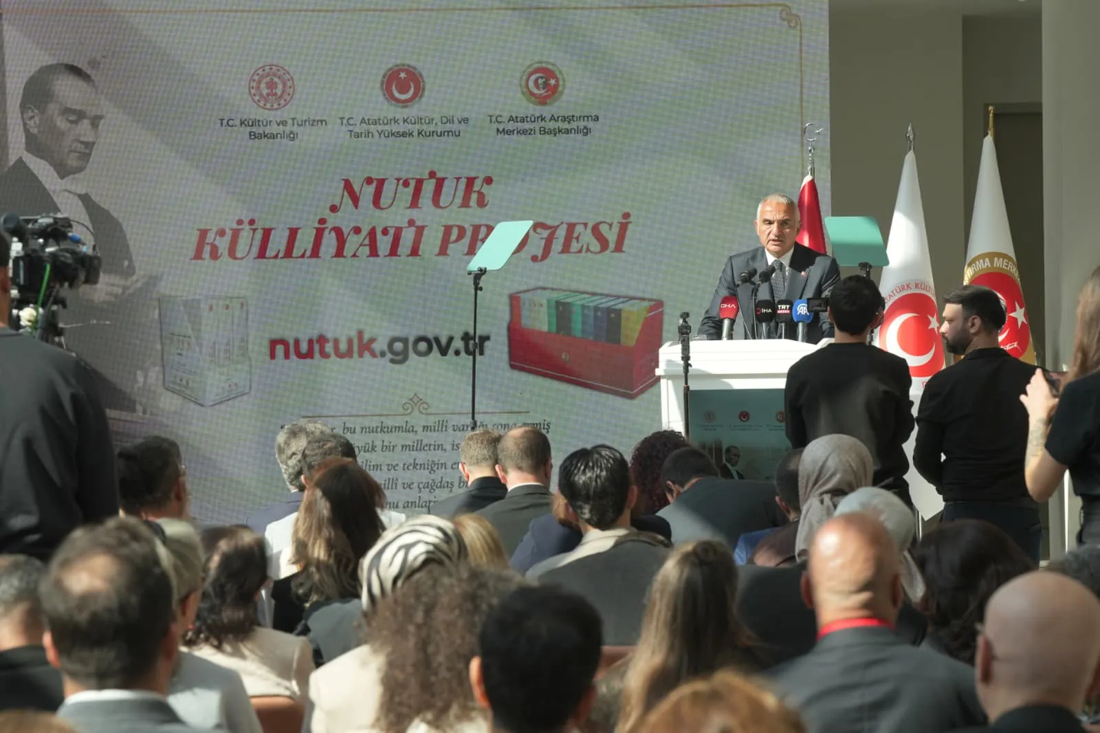Atatürk'ün mirası dijital çağda yeniden hayat buluyor: Nutuk artık 8 dilde ve engelsiz erişimde