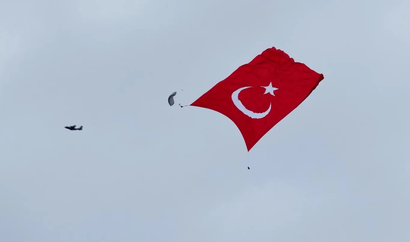 Gökyüzünde devasa gurur: Mehmetçik rekor denemesiyle bulutlara imzasını attı