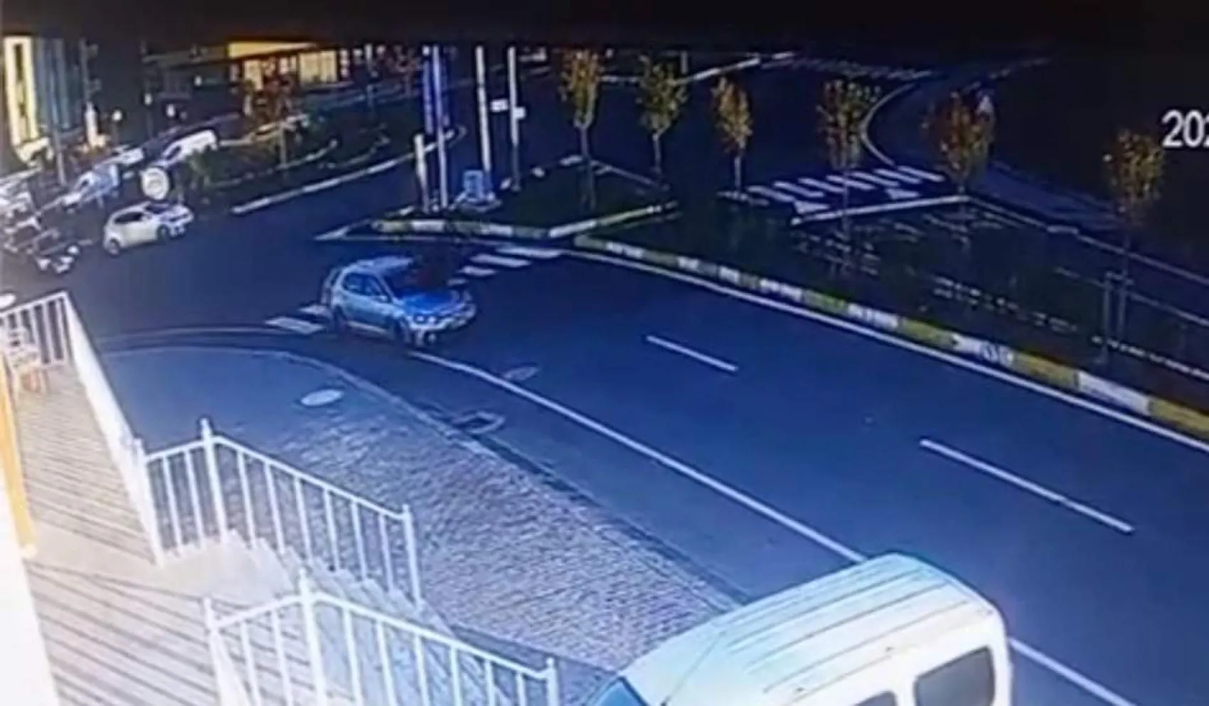 Yaya geçidinde dehşet anları: İki öğretmenin havaya savrulduğu o kaza kamerada