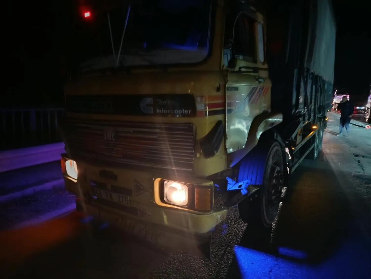 Kula'da yol çalışması kabusa döndü: Zincirleme kazada 5 kişi hastanelik oldu