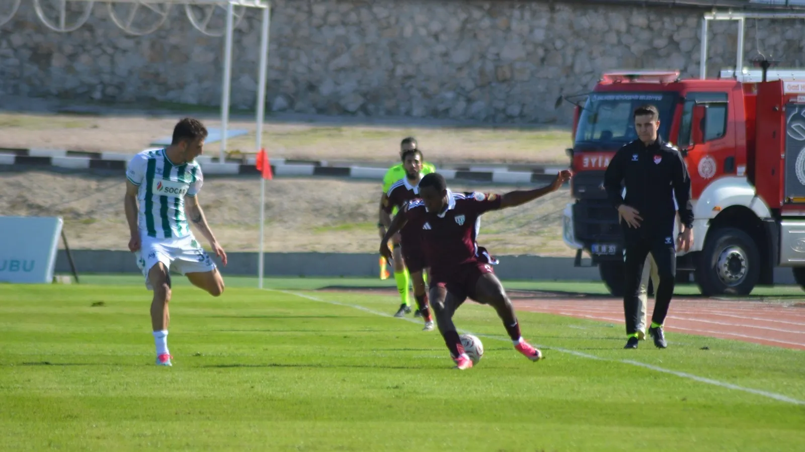 Bandırma'da Iğdır FK fırtınası: Eksik kalmasına rağmen galibiyeti söktü aldı