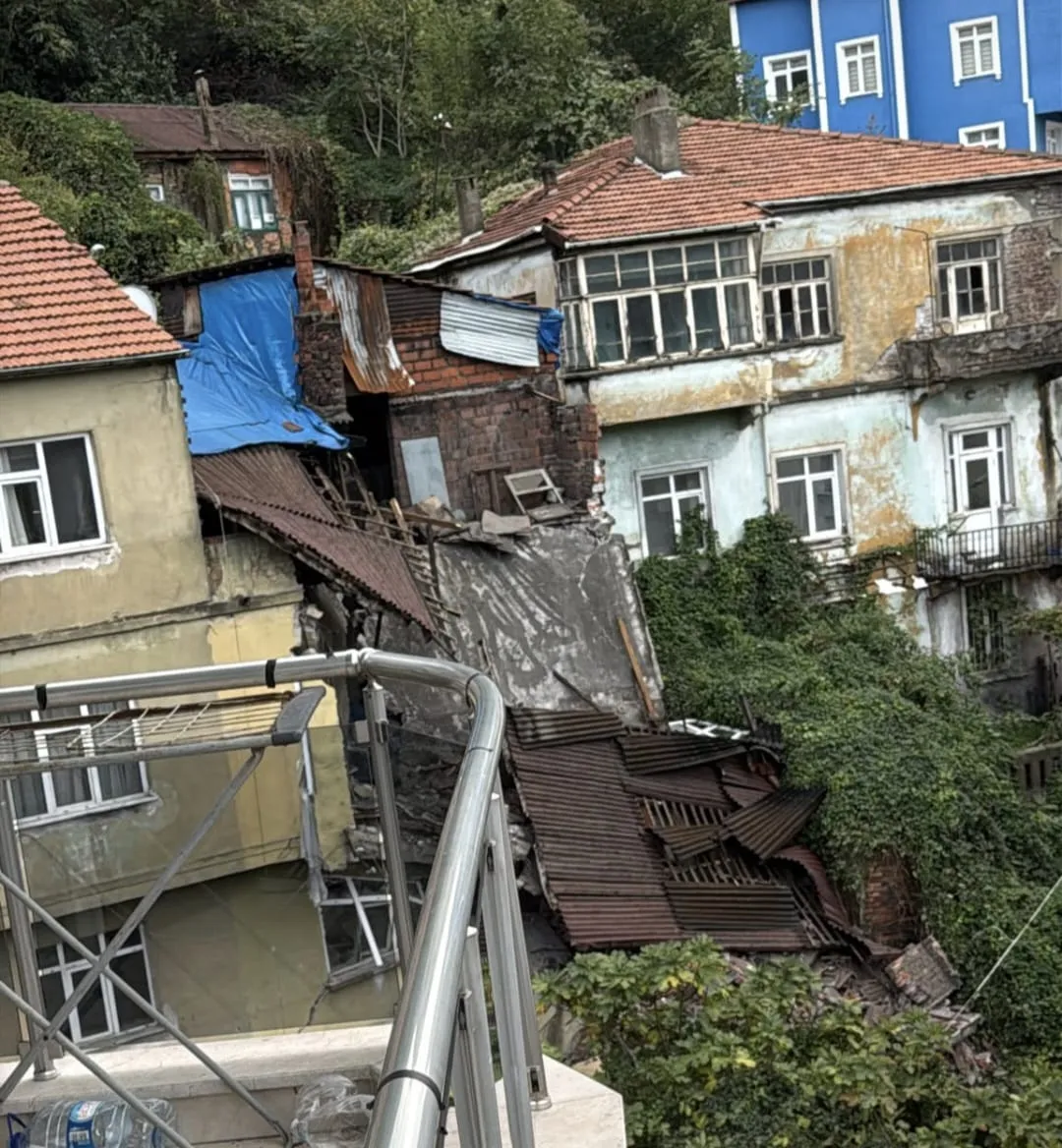 Zonguldak'ta korkutan çöküş: Riskli yapı yerle bir oldu