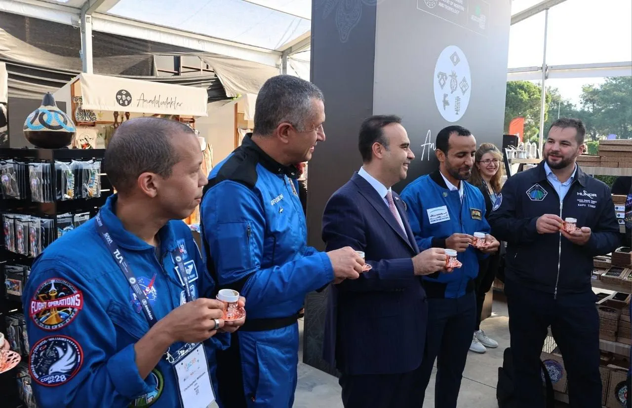 Uzaylı misafirlere Türk kahvesi ikramı: Astronotlar Anadolu'nun gelenekleriyle tanıştı