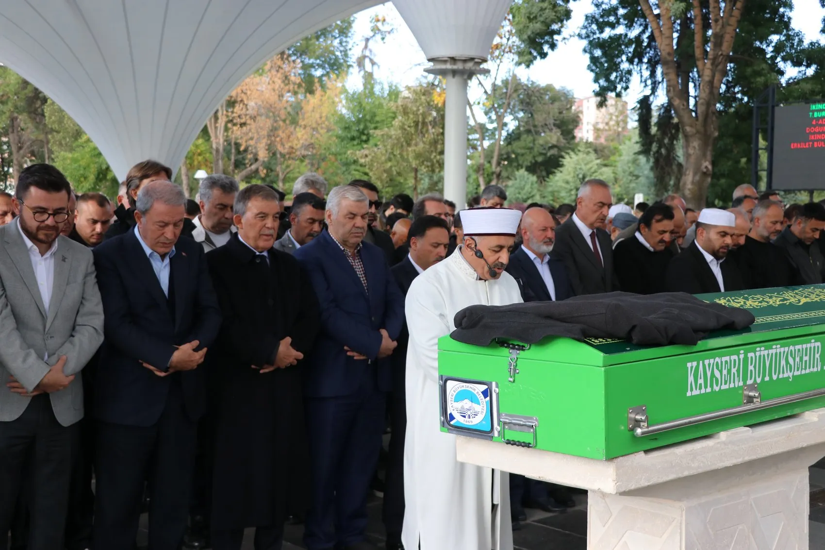 Abdullah Gül memleketi Kayseri'de hüzünlü bir veda için bir araya geldi