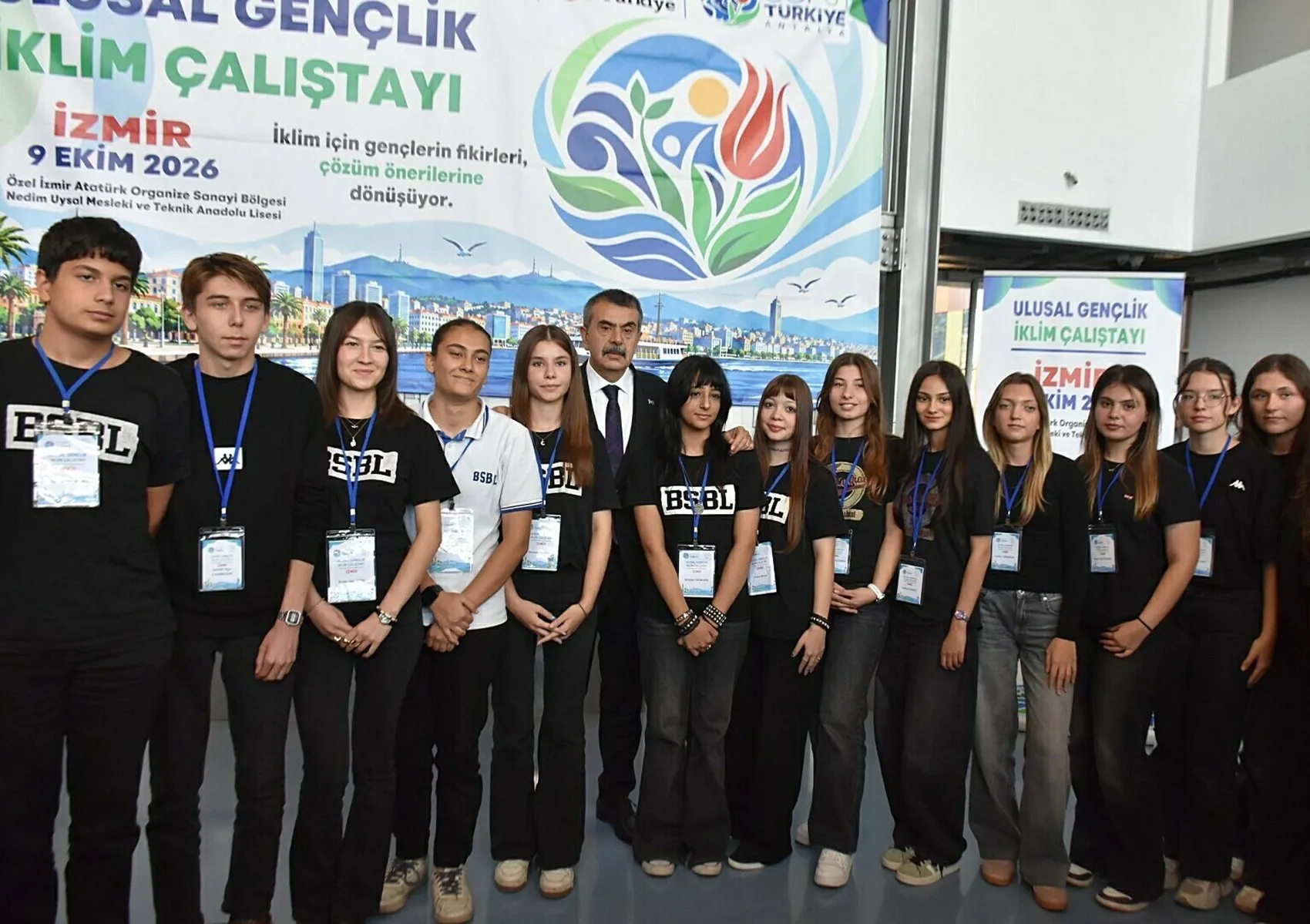 Gelecek nesillerin emaneti için eğitimde yeni dönem: Bakan Tekin İzmir'de açıkladı