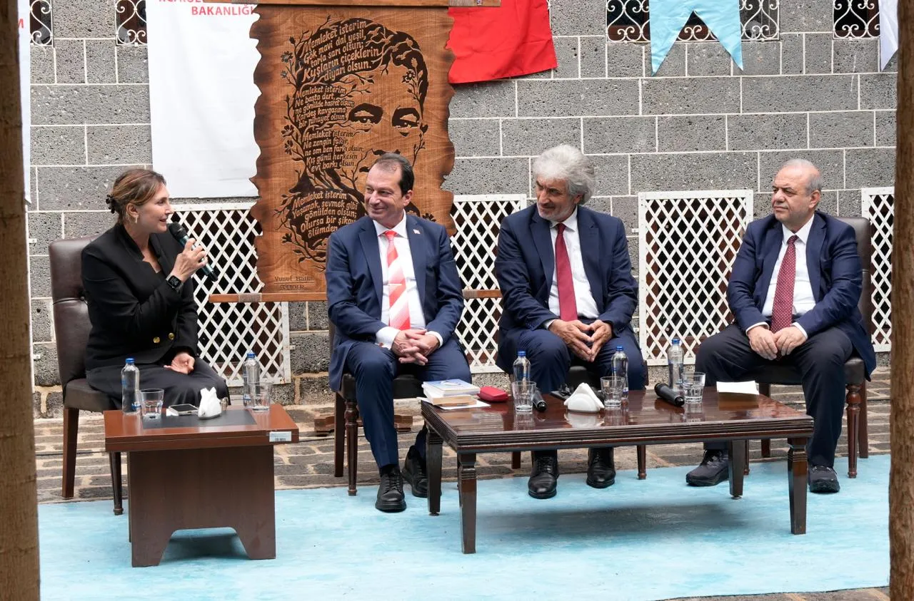 Otuz Beş Yaş şairi kendi evinde yad edildi: Diyarbakır usta kalemini unutmadı