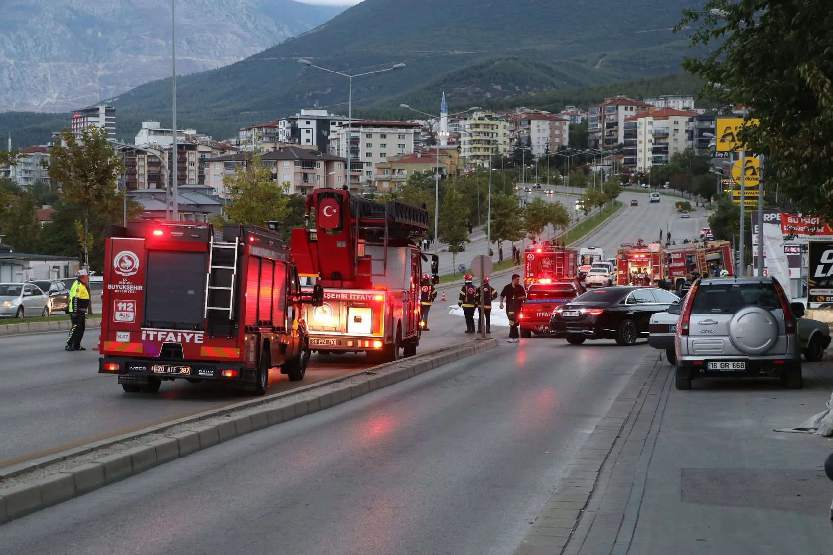 Denizli'de akaryakıt istasyonunda korku dolu anlar: Bir anlık dikkatsizlik faciaya yol açıyordu