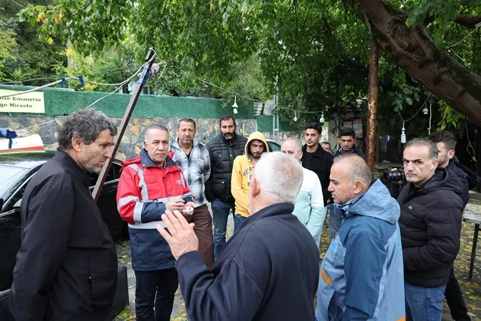 Sultangazi'de 84 yılın en büyük yağış sınavı: Belediye ekipleri teyakkuza geçti