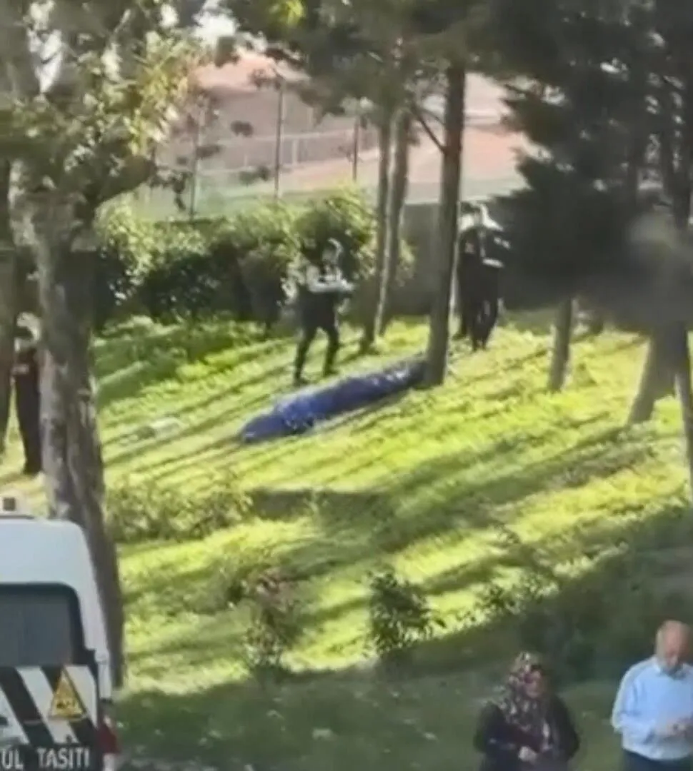 Esenler metrosu yakınındaki boş arazide şüpheli ölüm: İranlı gencin cansız bedeni bulundu