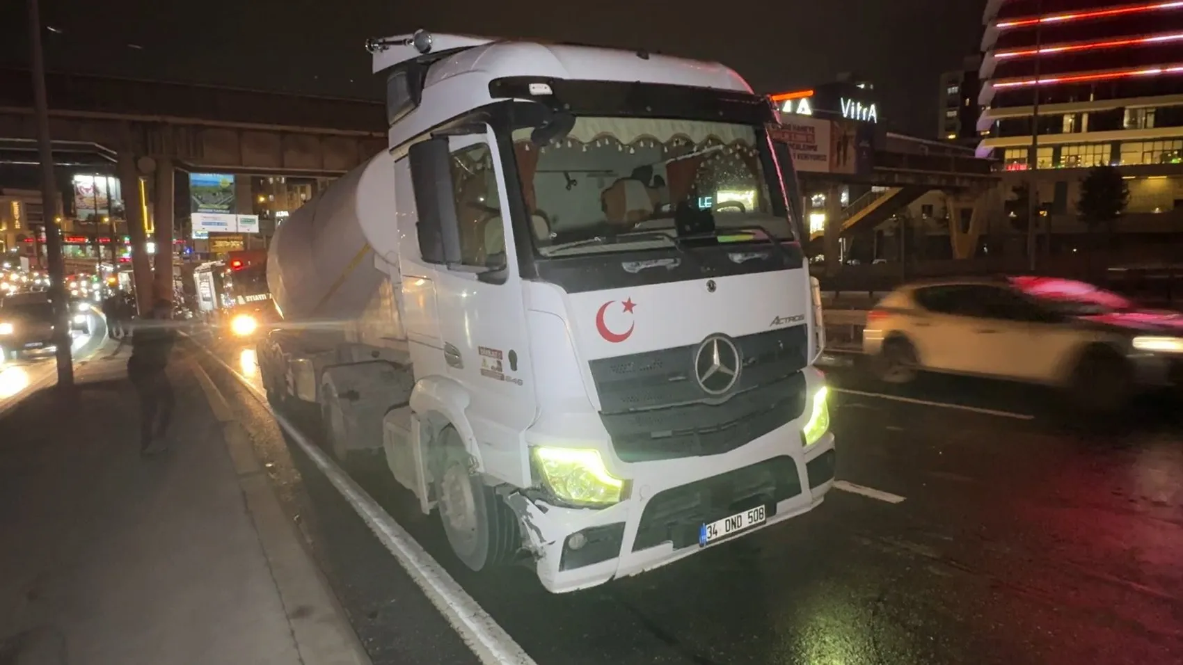 Avcılar'da geceyi kabusa çeviren zincirleme kaza: 4 yaralı