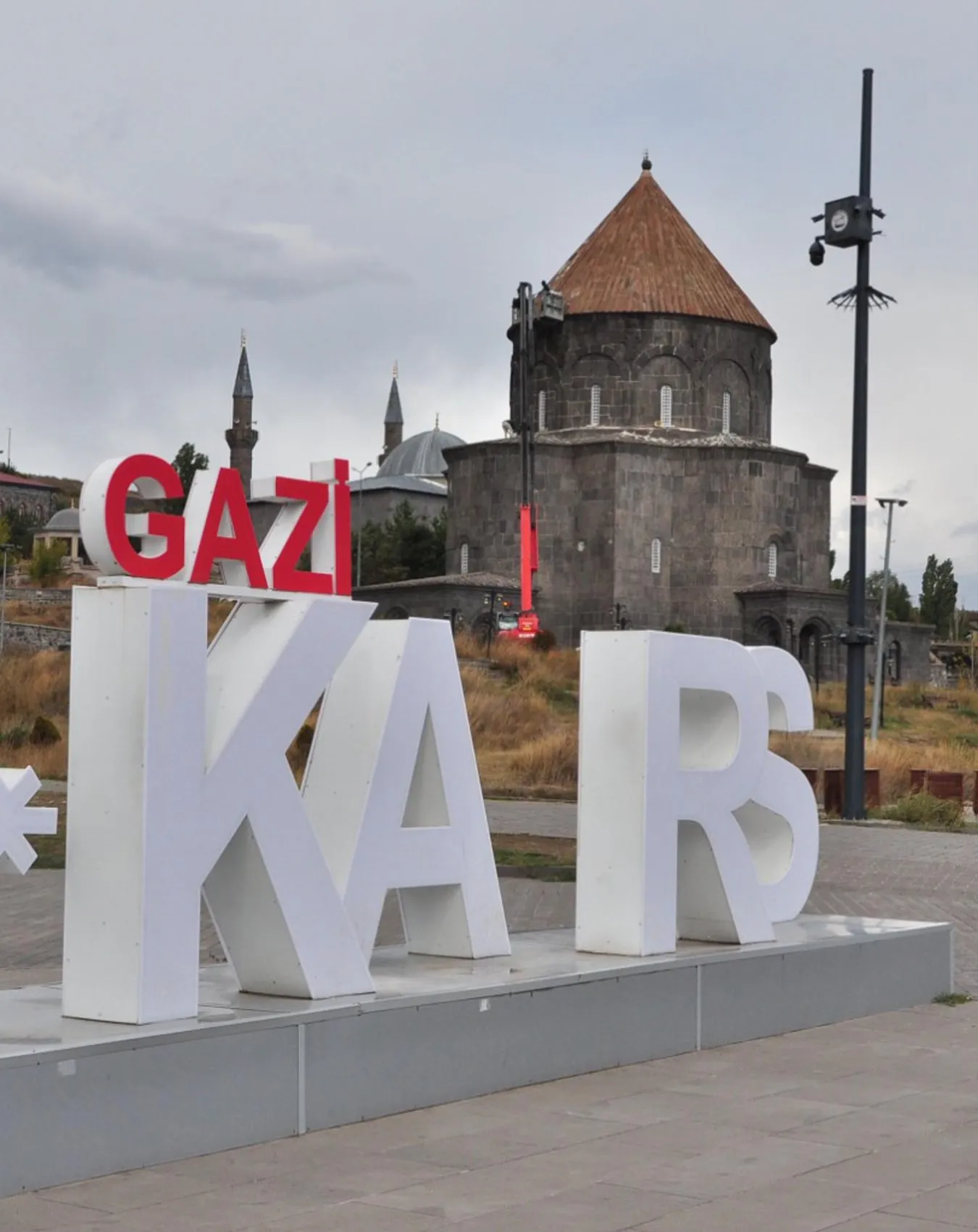 Kars'ın asırlık tanığı Kümbet Camisi'nde restorasyon süreci başladı